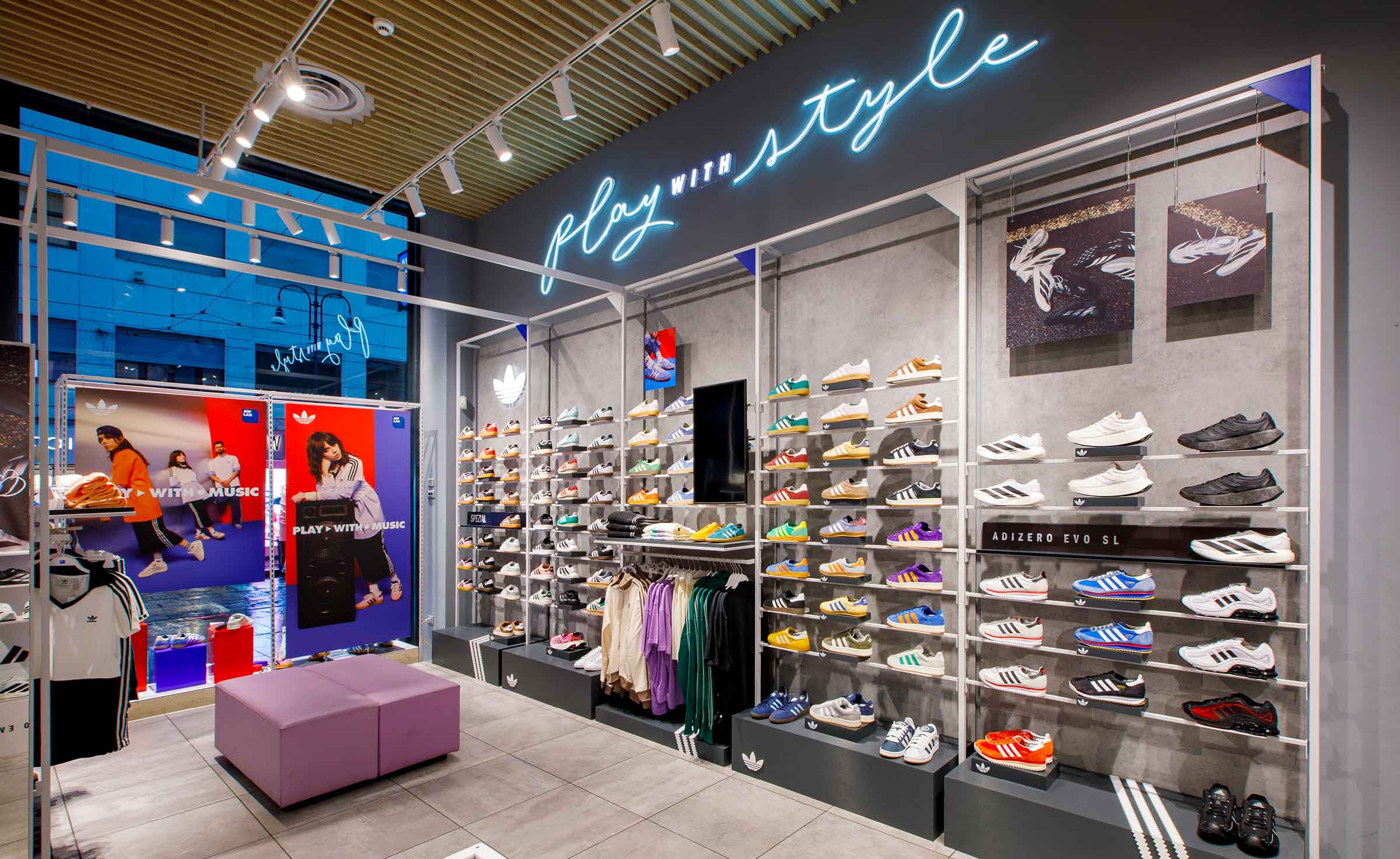 ADIDAS-BRANDED-WALL-IMG03