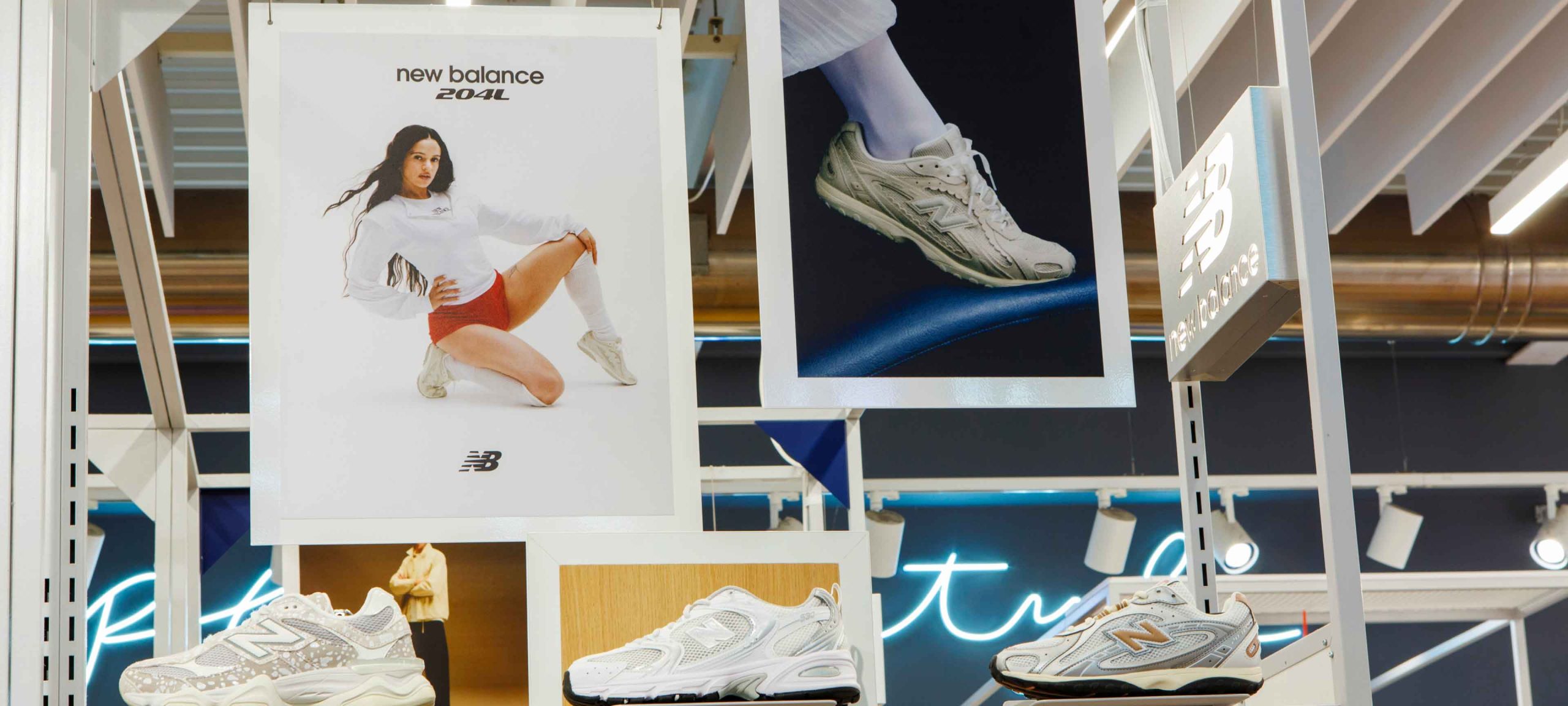 NEW-BALANCE-BRANDED-WALLBAY-IMG-02