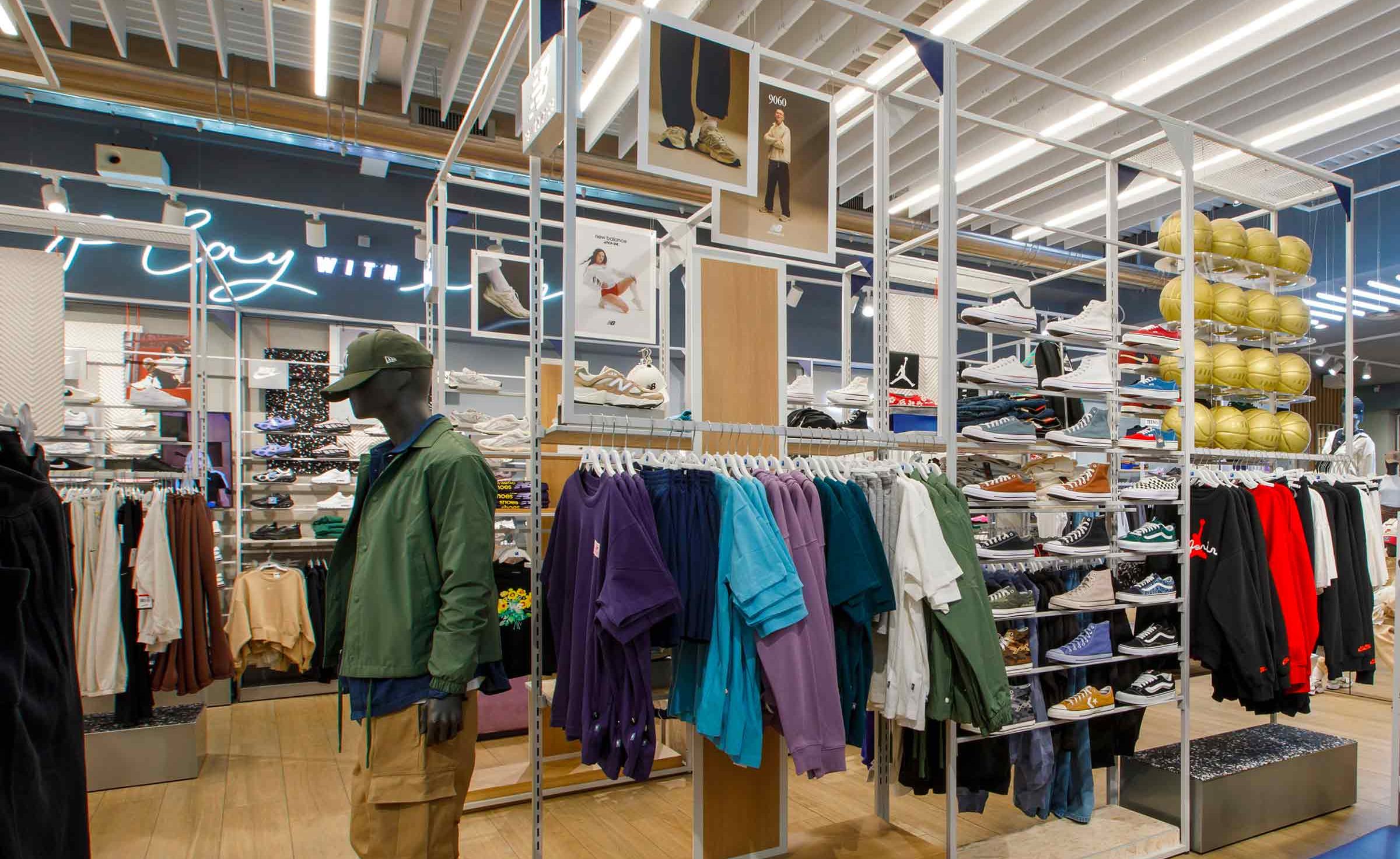 NEW-BALANCE-BRANDED-WALLBAY-IMG-03