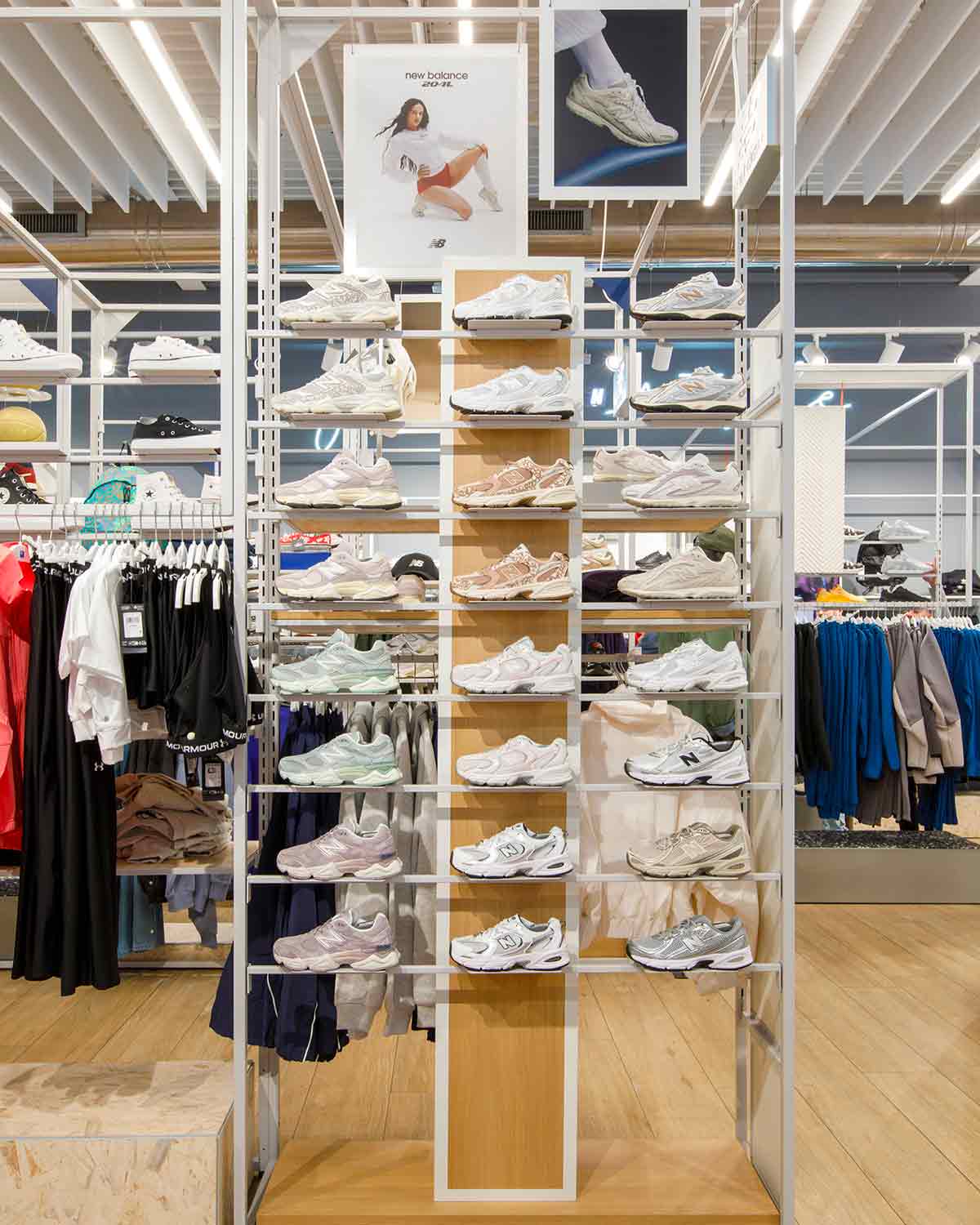 NEW-BALANCE-BRANDED-WALLBAY-IMG-04