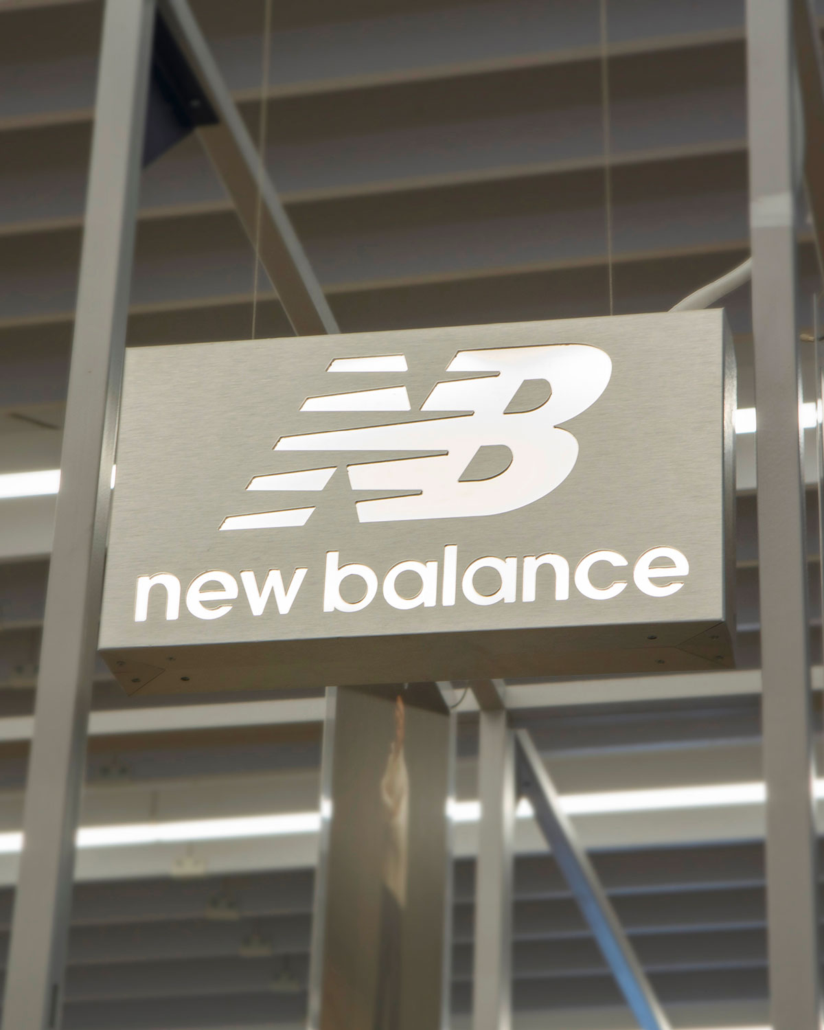 NEW-BALANCE-BRANDED-WALLBAY-IMG-05
