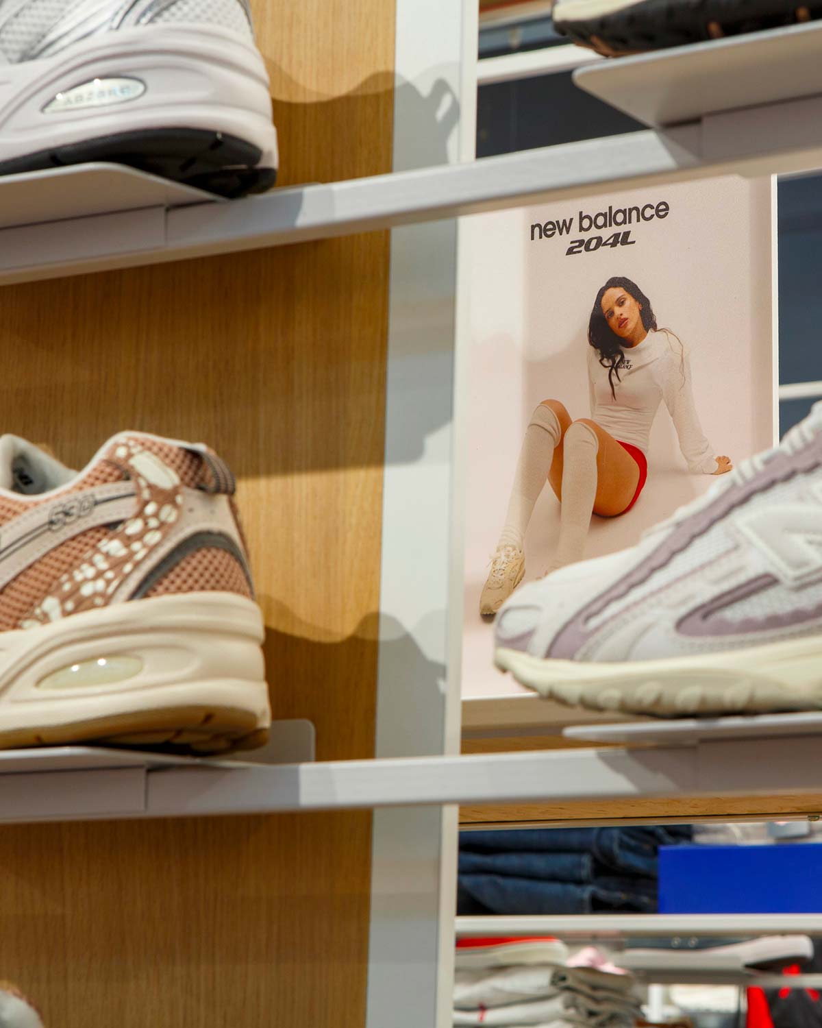 NEW-BALANCE-BRANDED-WALLBAY-IMG-06